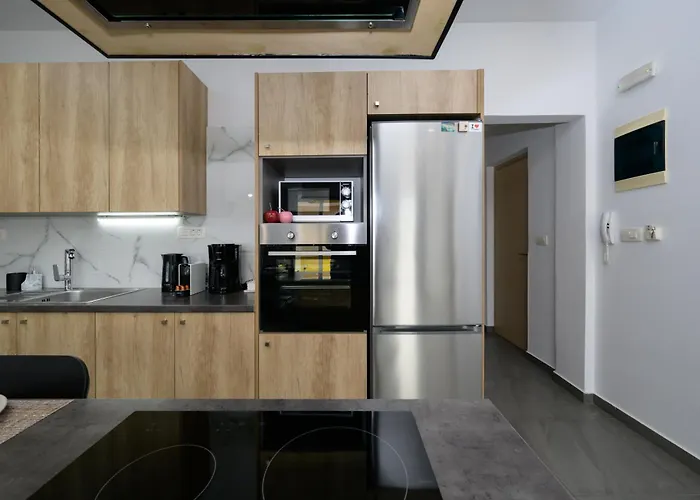 Modern Spacious Apartment